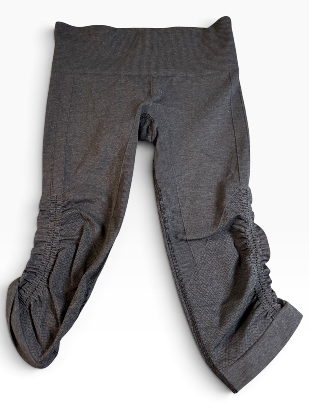 Lululemon In The Flow Crop Ruched Seamless Capri Gray Size 4/6 GUC